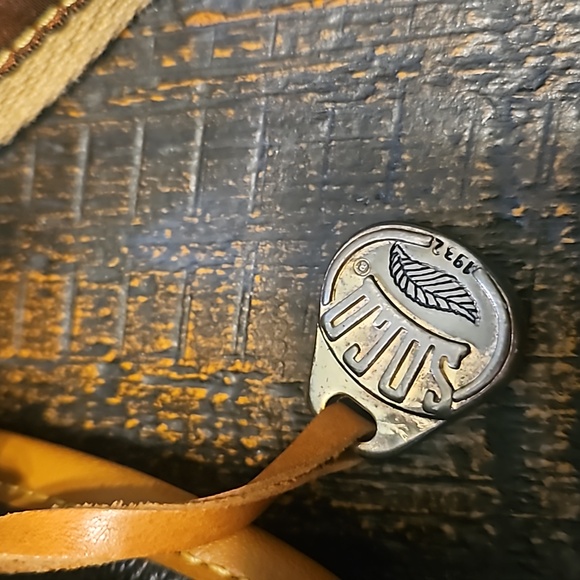 SOCO leather crossbody - Picture 4 of 9